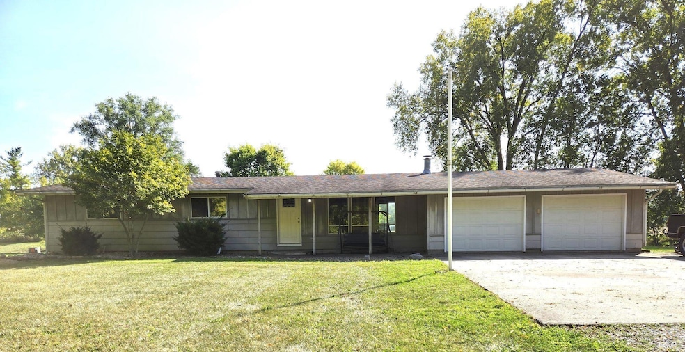 734 E 300 S, Columbia City, IN 46725 - photo 1