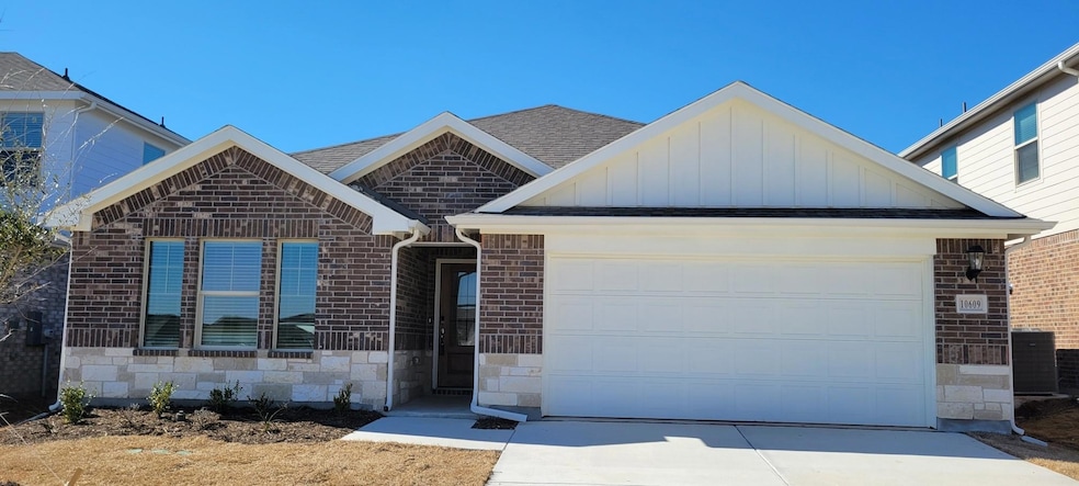 10609 Potawatomi Ln, Fort Worth, TX 76179 - photo 1