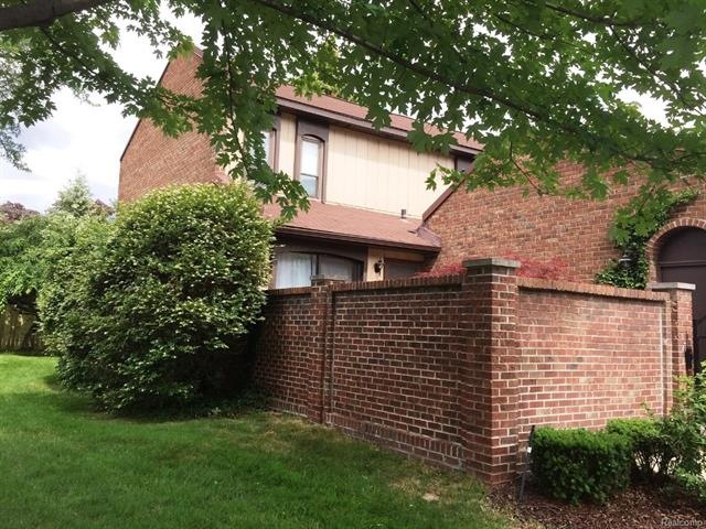 1227 Kirts Blvd unit 7, Troy, MI 48084 - photo 1