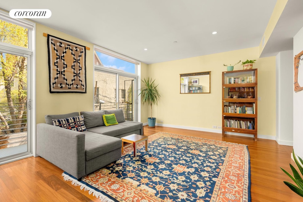 Sold $1,475,000 • Co-Listing Agent