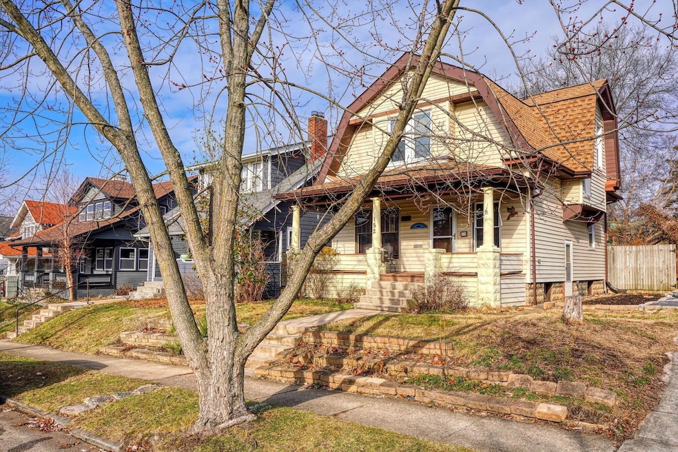 152 E longview Ave (10)