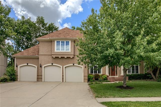 3828 SW Boulder Dr, Lees Summit, MO 64082 - photo 1