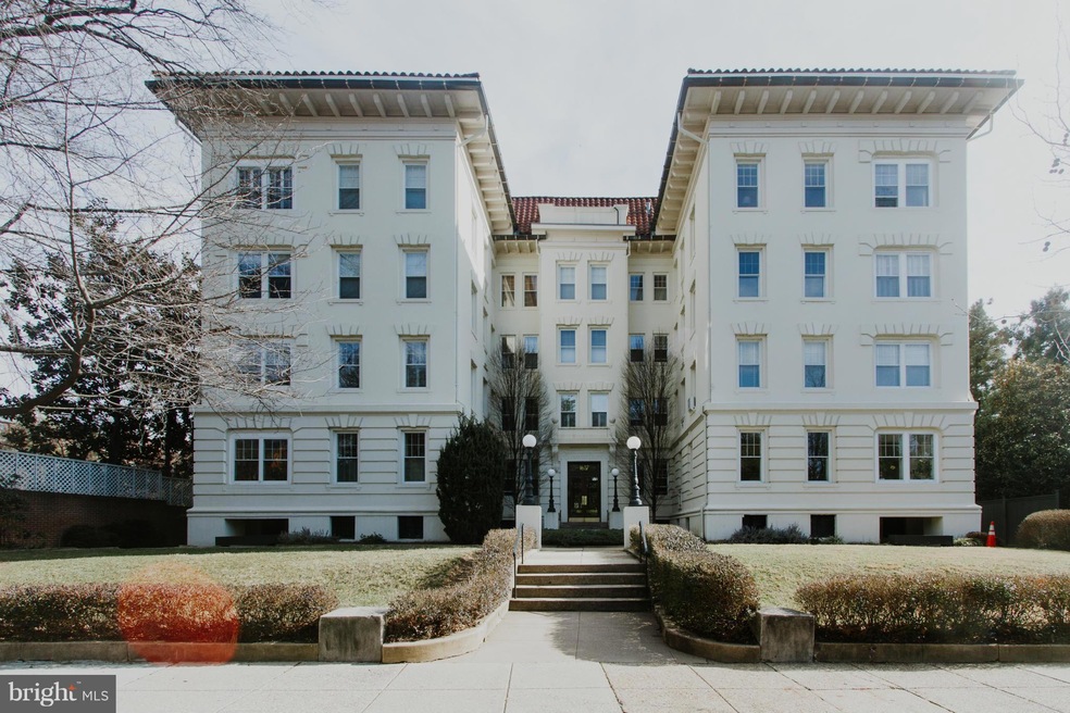 1657 31st St NW unit 210, Washington, DC 20007 - photo 1