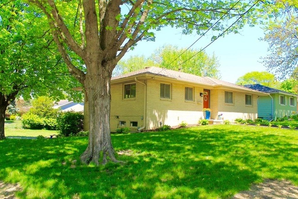 4217 Aurora Ave, Des Moines, IA 50310 - photo 1