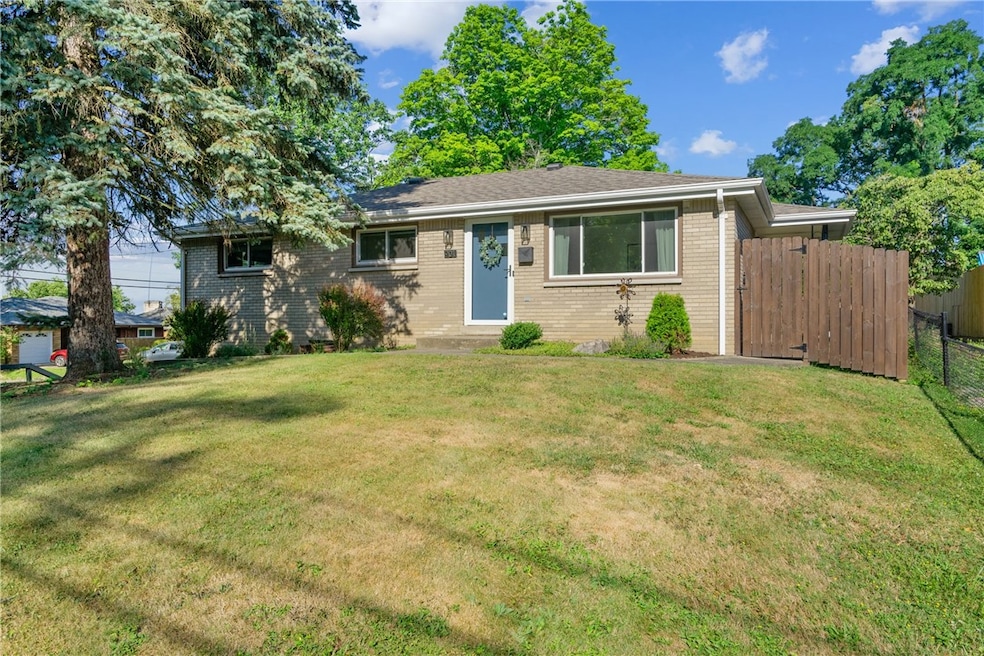 This cute Bungalow at 901 Braddock Road welcomes y