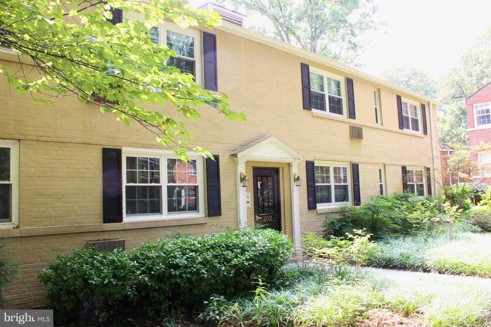 202 N Trenton St unit 2022, Arlington, VA 22203 - photo 1