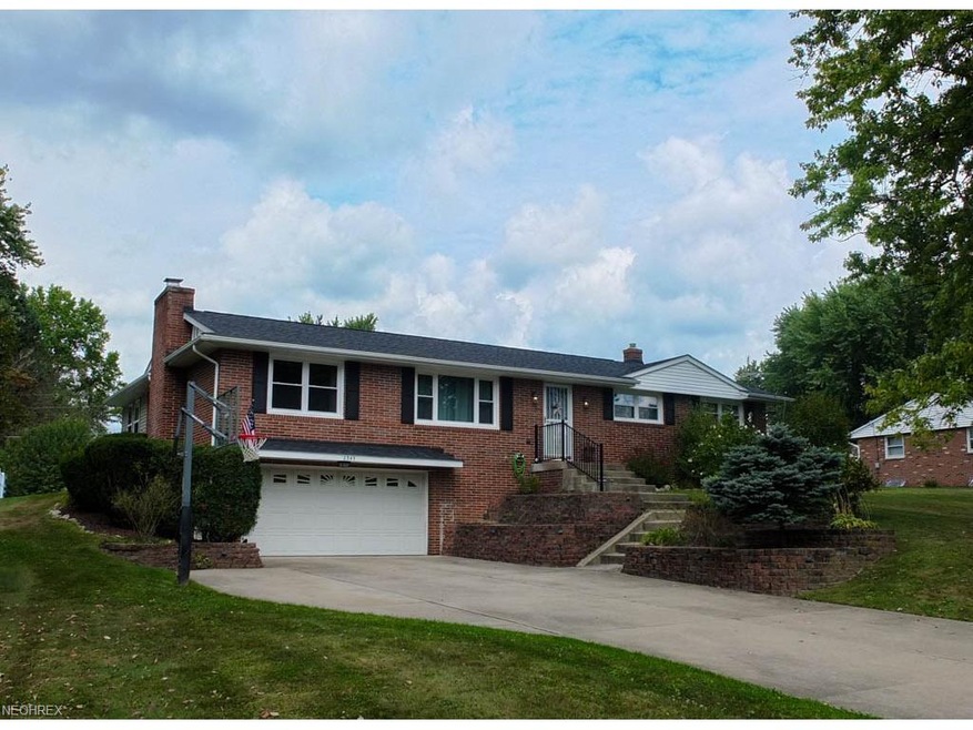 Beautifully maintained 3 bedroom, 2.5 bath all bri
