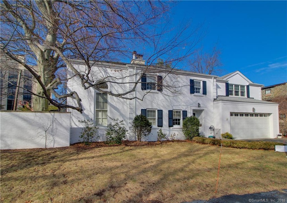 Rare Georgian Colonial on Cul-de-sack