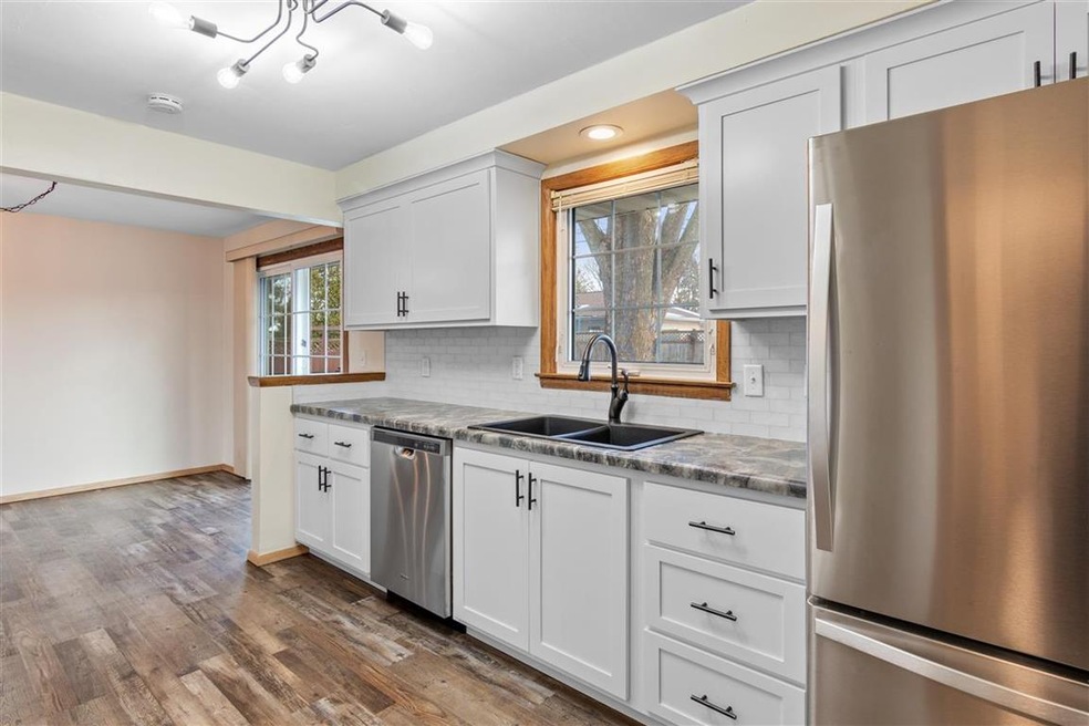 1742 N Nicholas St, Appleton, WI 54914 - photo 1