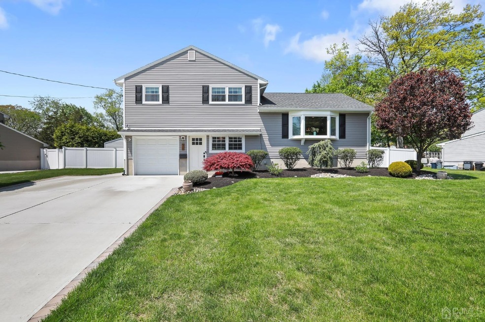 Sold $683,112 • Co-Listing Agent