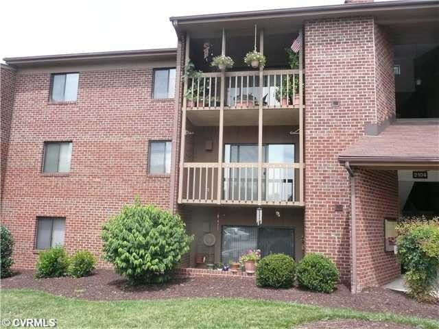 Exterior Front - Middle unit