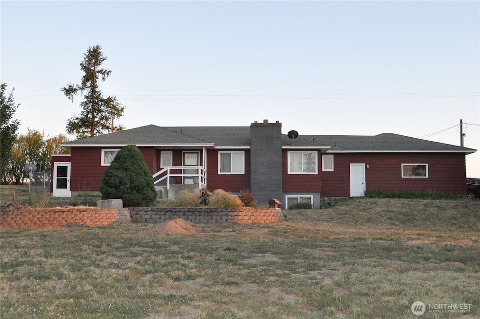 37413 Main St E, Davenport, WA 99122 - photo 1