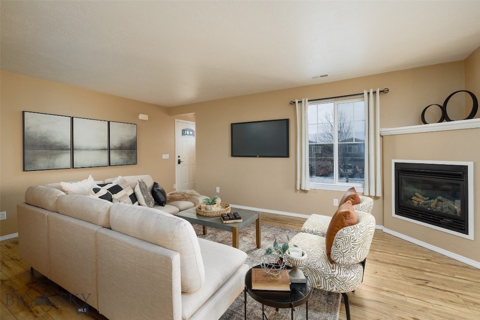 Welcome home to 1124 Longbow H - low maintenance c