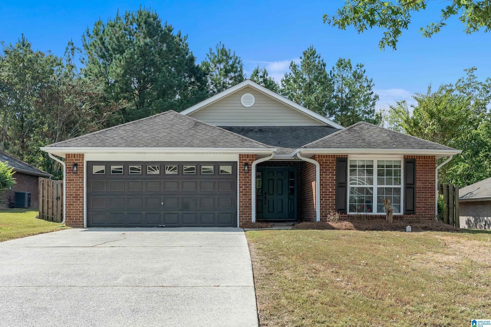 112 Ivy Trace, Calera, AL 35040 - photo 1