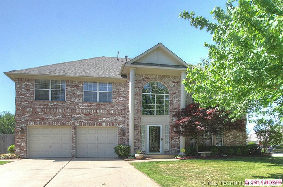 Gorgeous 2-story home on impeccably groomed large
