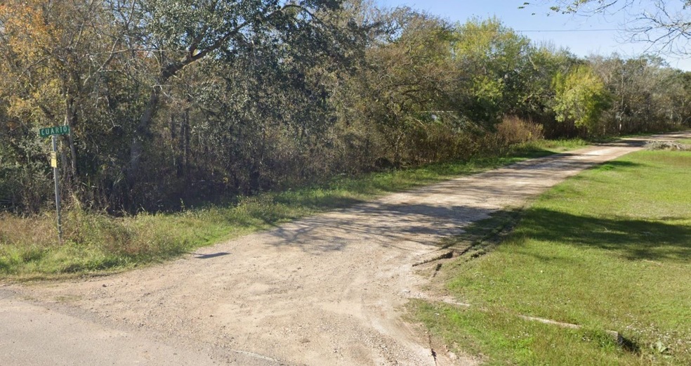 6329 Cuarto St, Brazoria, TX 77422 - photo 1