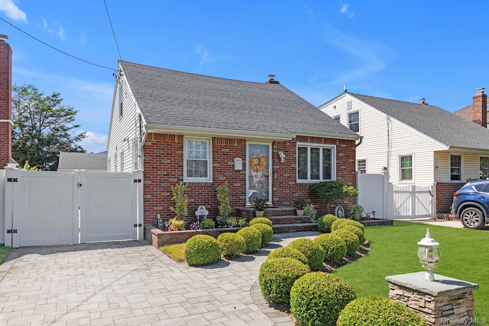 36 Semton Blvd, Franklin Square, NY 11010 - photo 1