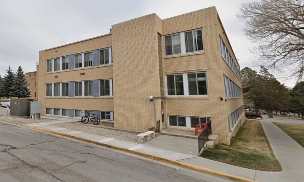 548 15th St, Rawlins, WY 82301 - photo 1