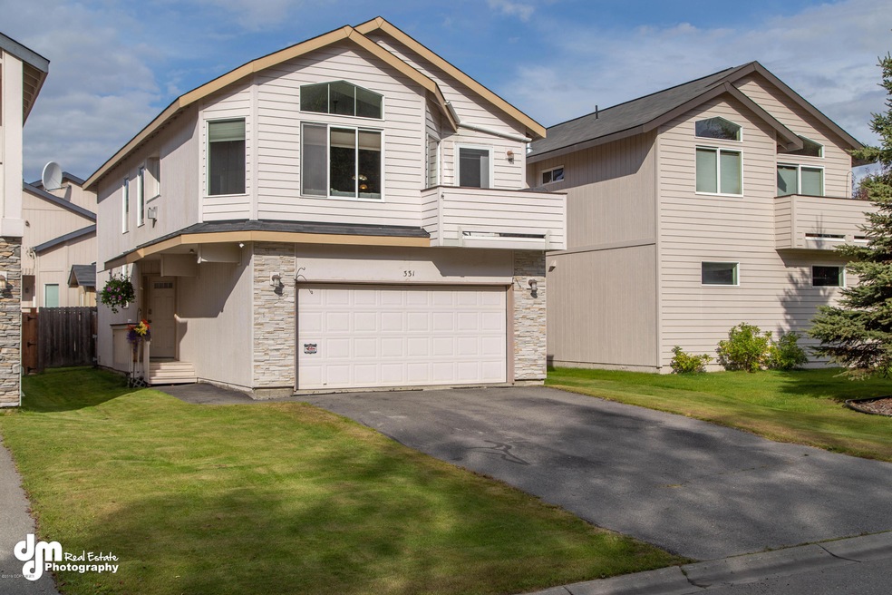 Exterior Front_9896-FULL