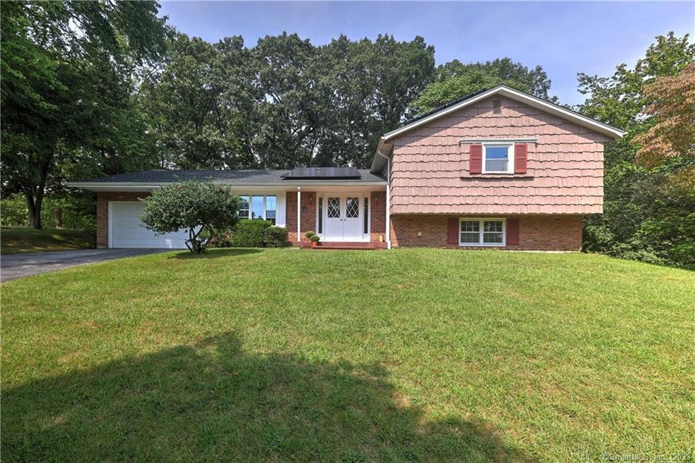 201 Margaret Ln, Orange, CT 06477 - photo 1