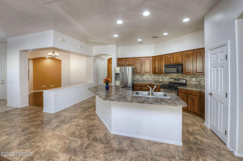 6129 N Placita San Agustin, Tucson, AZ 85741 - photo 1