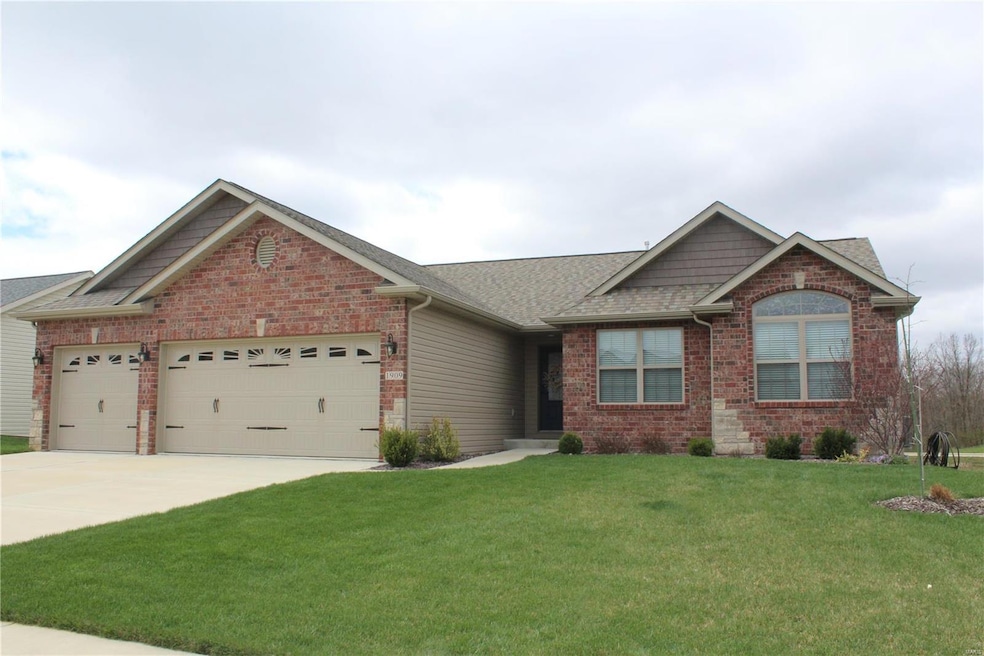 1909 Crimson Oak Dr, Maryville, IL 62062 - photo 1