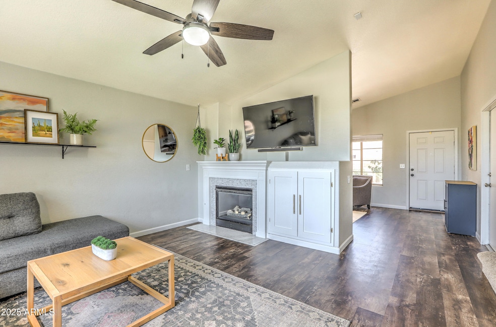 Trendy 3-Bedroom/2.5 Bath Home