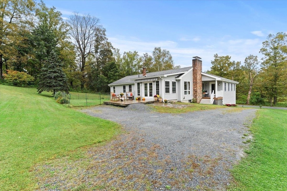 287 Hewitt Dr, North Bennington, VT 05257 - photo 1