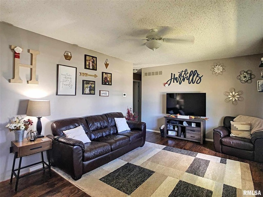 3409 W 43rd St, Davenport, IA 52806 - photo 1