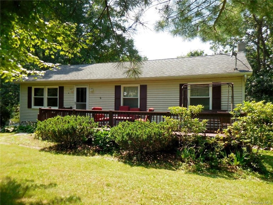 11 Colleen Ln, Wallkill, NY 12589 - photo 1