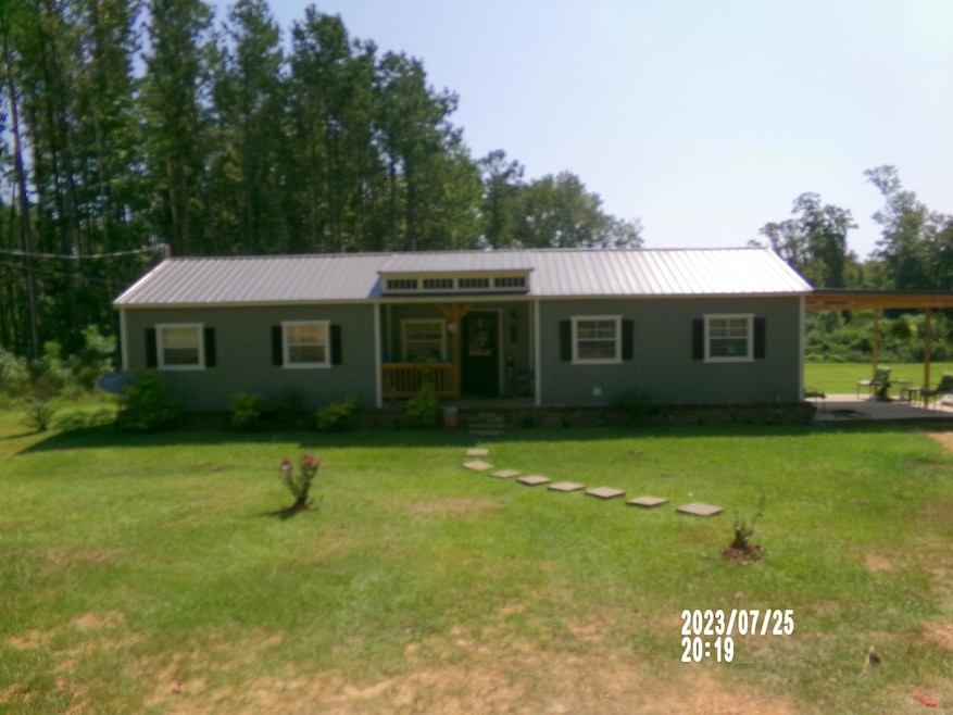 1204 Quinlivan Rd, McComb, MS 39648 - photo 1