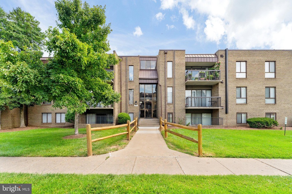7599 Gales Ct unit 201, Manassas, VA 20109 - photo 1