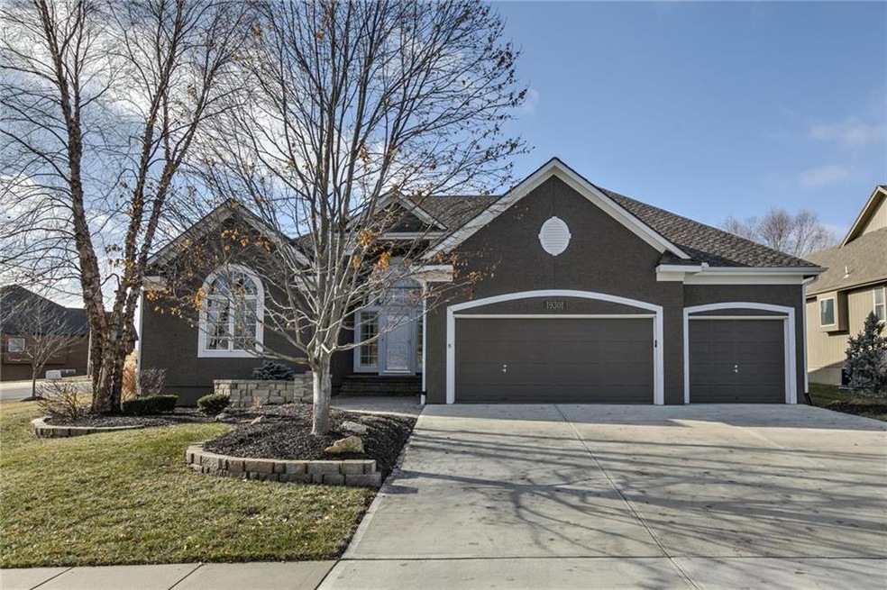 19301 W 98th St, Lenexa, KS 66220 - photo 1