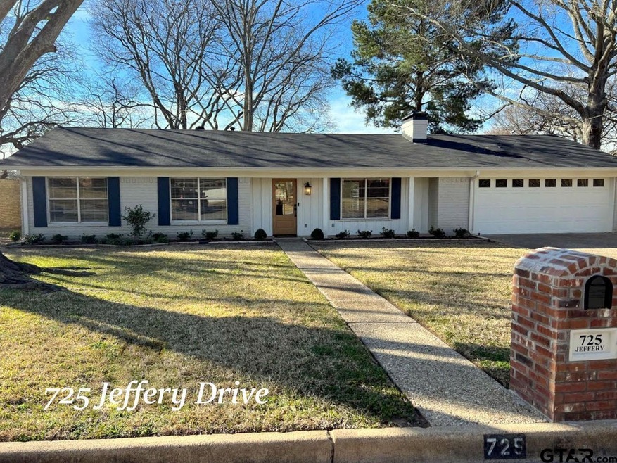 725 725 Jeffery Dr, Tyler, TX 75703 - photo 1