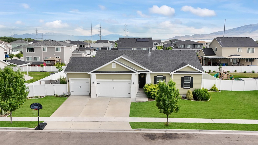 236 E 1400 S, Lehi, UT 84043 - photo 1