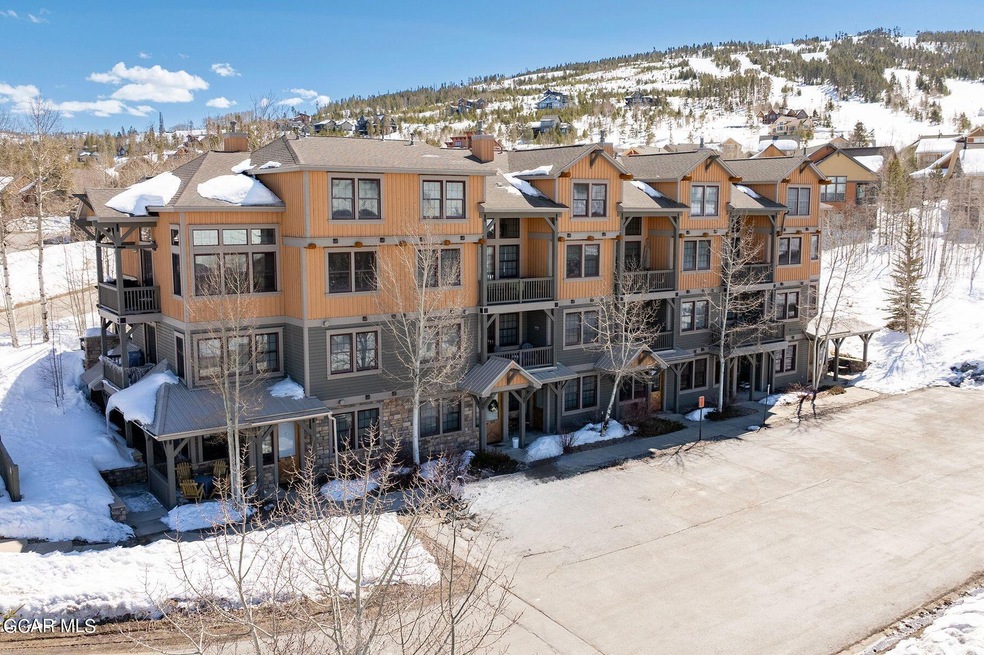 Kicking Horse Lodges