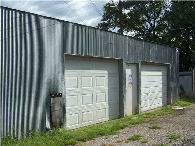 Large Garage/Shop