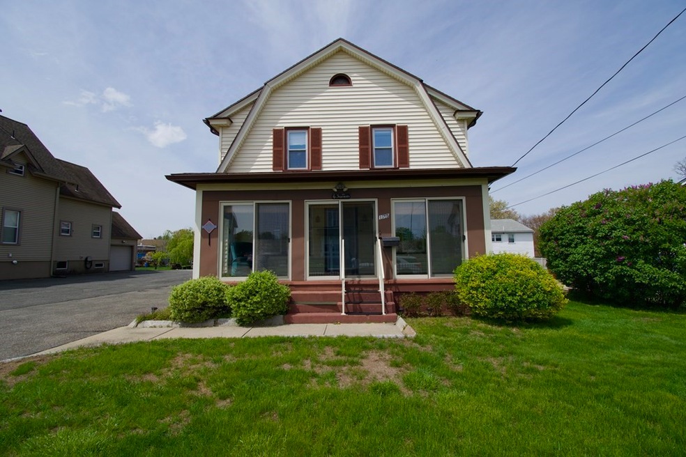 175 Center St, Ludlow, MA 01056 - photo 1