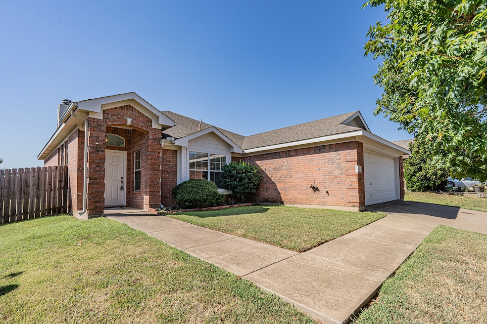3929 Winter Springs Dr, Fort Worth, TX 76123 - photo 1