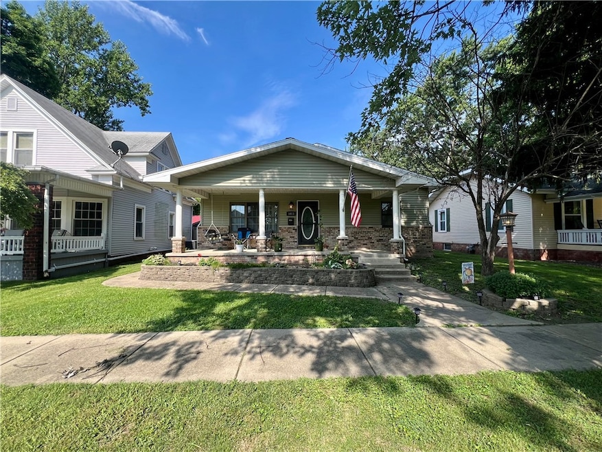 1013 S 15th St, Mattoon, IL 61938 - photo 1