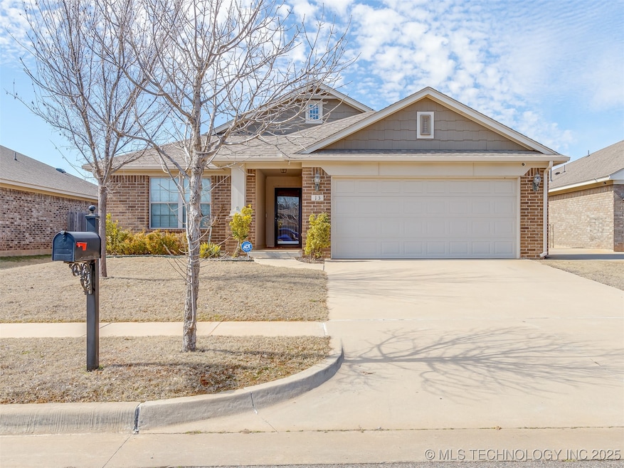 13 Evermore Ln, Yukon, OK 73099 - photo 1