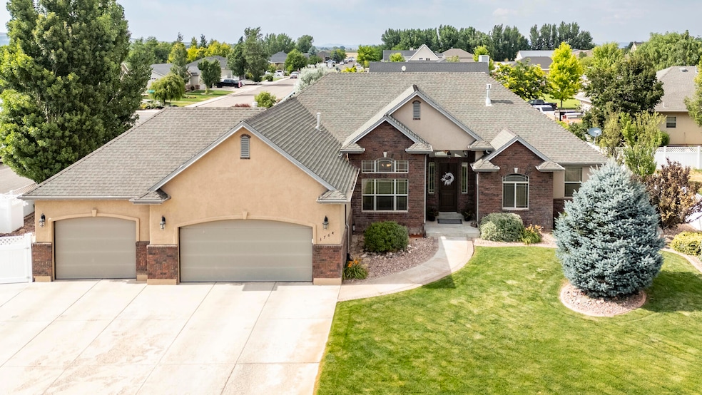 3764 W 1375 N-10