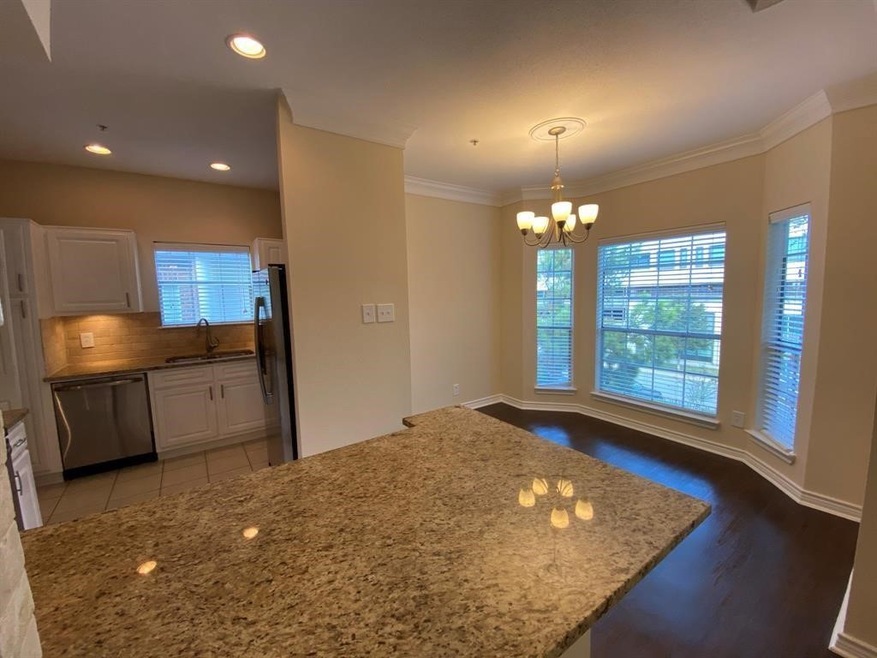 2350 Westcreek Ln unit 1114, Houston, TX 77027 - photo 1