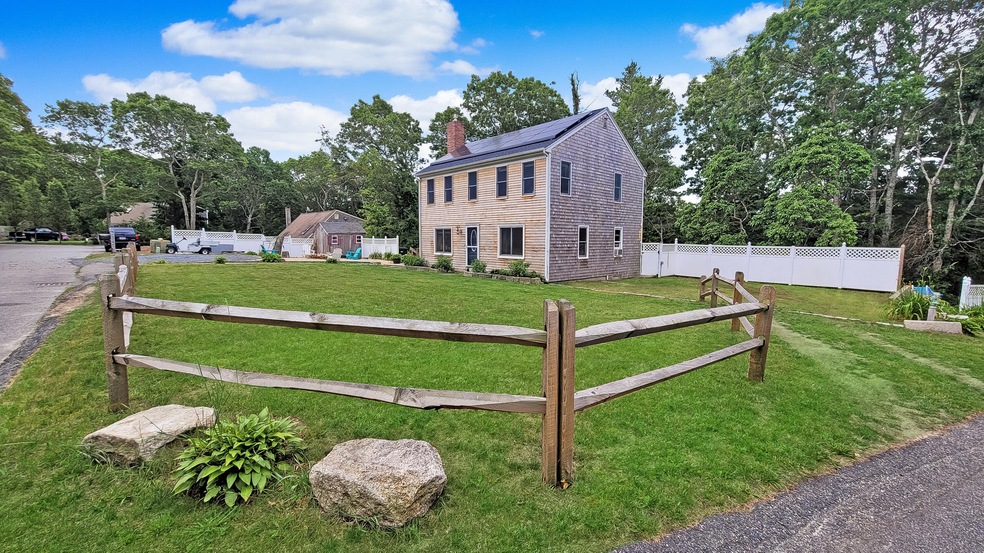 32 Valerie Cir, Mashpee, MA 02649 - photo 1