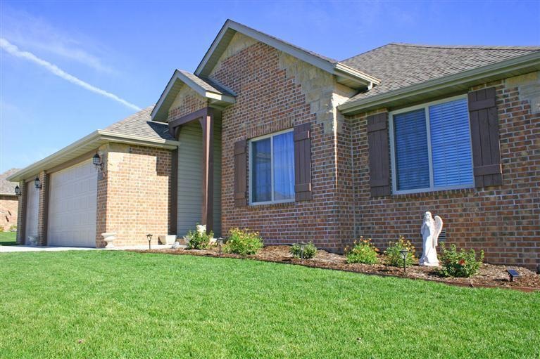 636 N Maplewood Hills Rd, Nixa, MO 65714 - photo 1