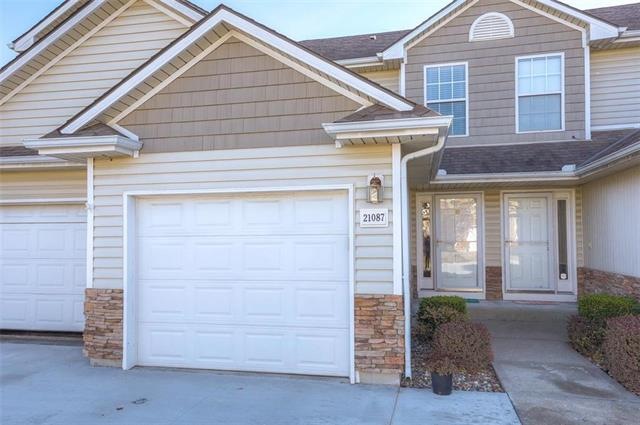 21087 Millridge St, Spring Hill, KS 66083 - photo 1