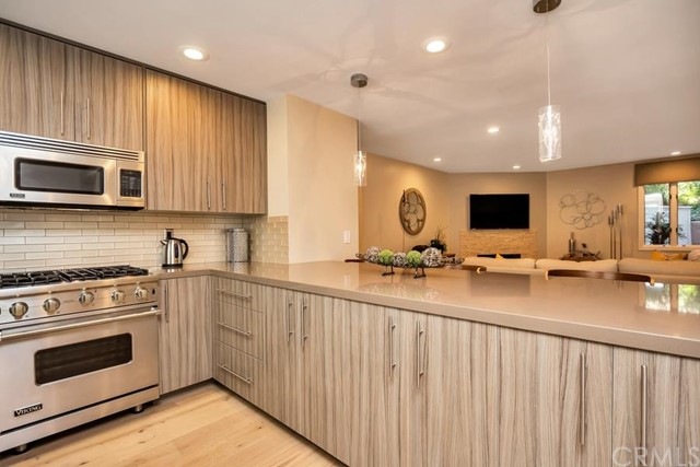 Newly renovated kitchen with Viking Professional a