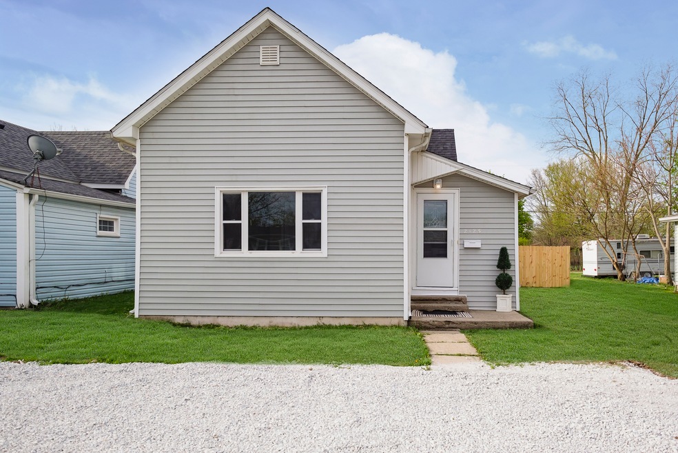 2125 N C St, Elwood, IN 46036 - photo 1