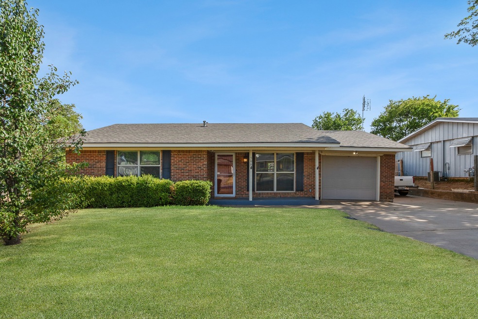 506 Forest Ln, Denison, TX 75021 - photo 1