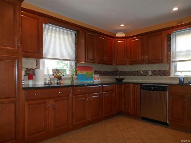 241 Hoover Rd, Yonkers, NY 10710 - photo 1